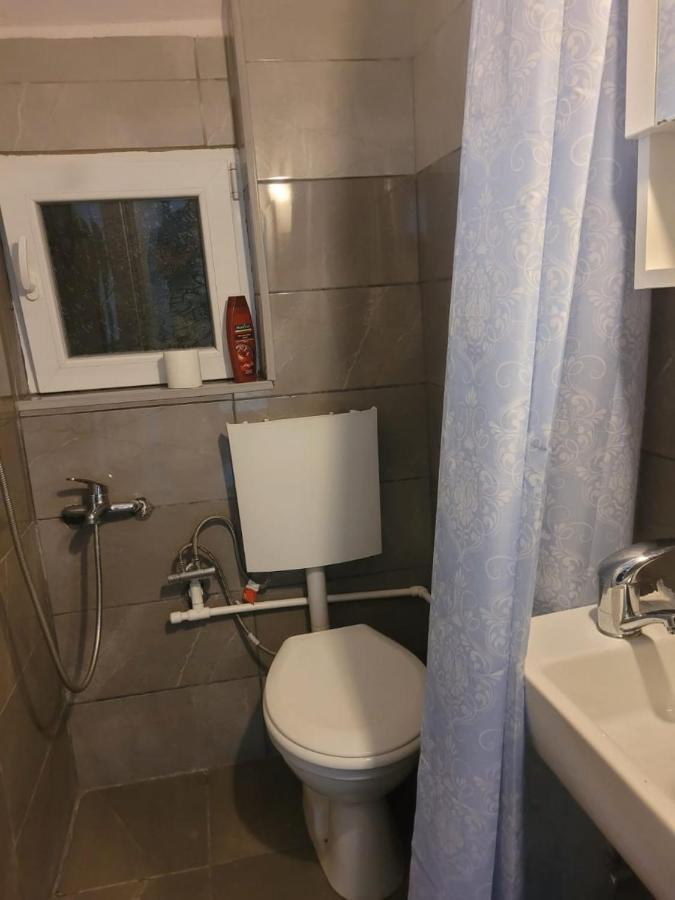 Lola Guest House Vusanje Luaran gambar